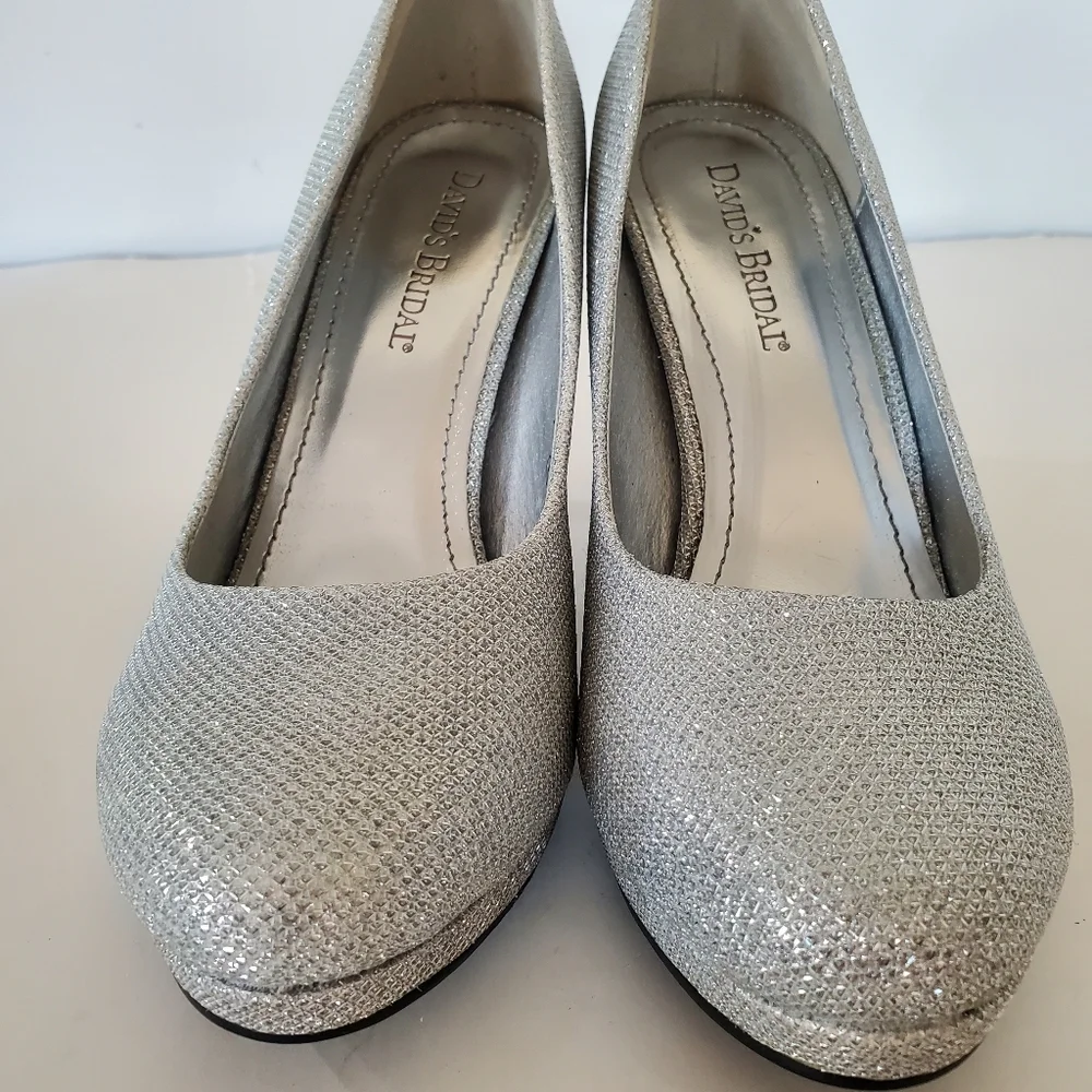 Sparkly Silver 8 Slip On Pump Michaelangelo 3.5" Heel David's Bridal AROBIN23 - Picture 7 of 16
